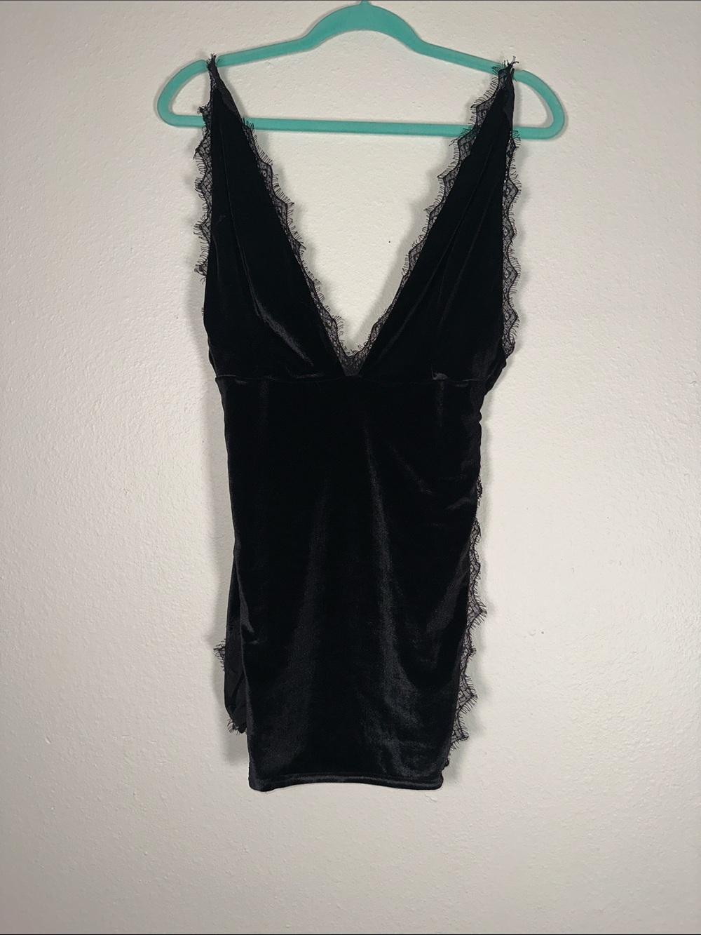 Tobi Black Velvet Lace-Trim V-Neck Chemise